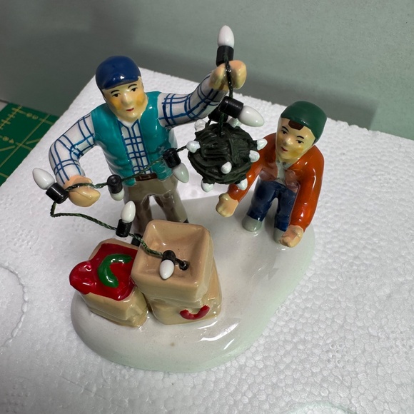 Depart. 56 National Lampoon's Christmas Vacation Clark & Rusty - Picture 6 of 6